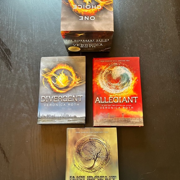 The Divergent Series by Veronica Roth boxed set. Divergent, Insurgent, Allegiant - Picture 4 of 4